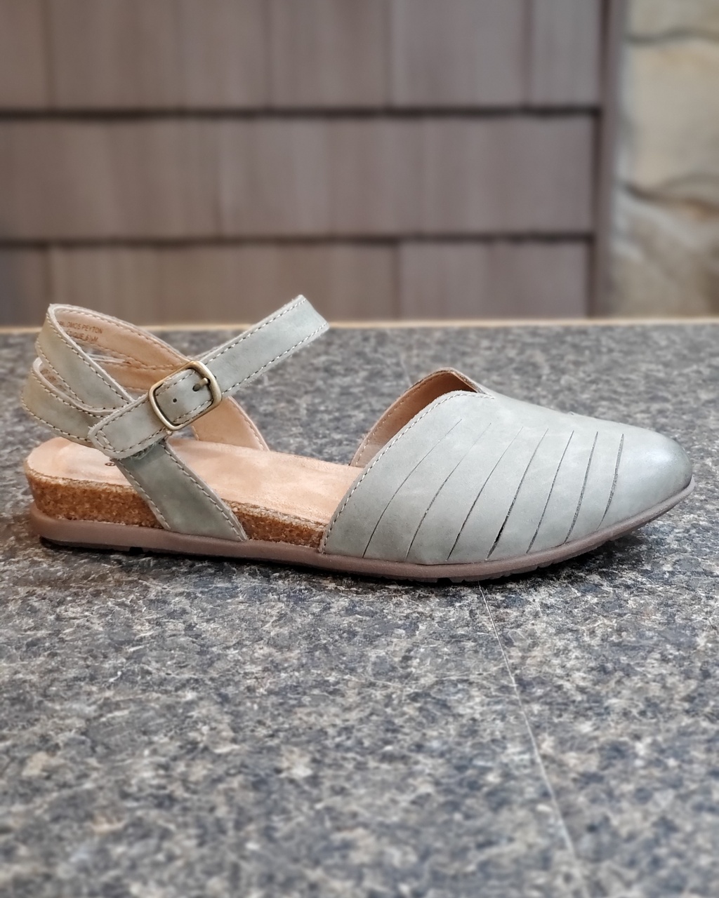 Earth Shoes for Women | Below Suggested Retail Price
