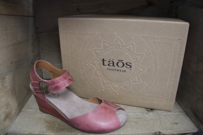 Taos Women Shoes & Sandals
